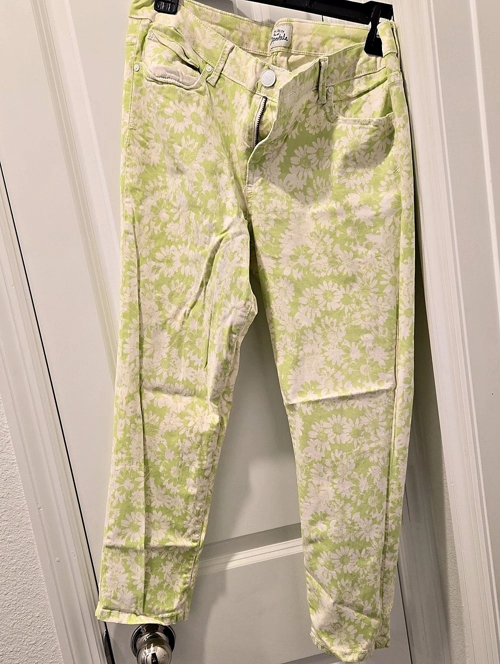 Aeropostale Floral Skinny Lola Cropped Jegging Green & White Like New